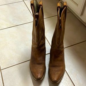 🤠Women’s western Durango boots.